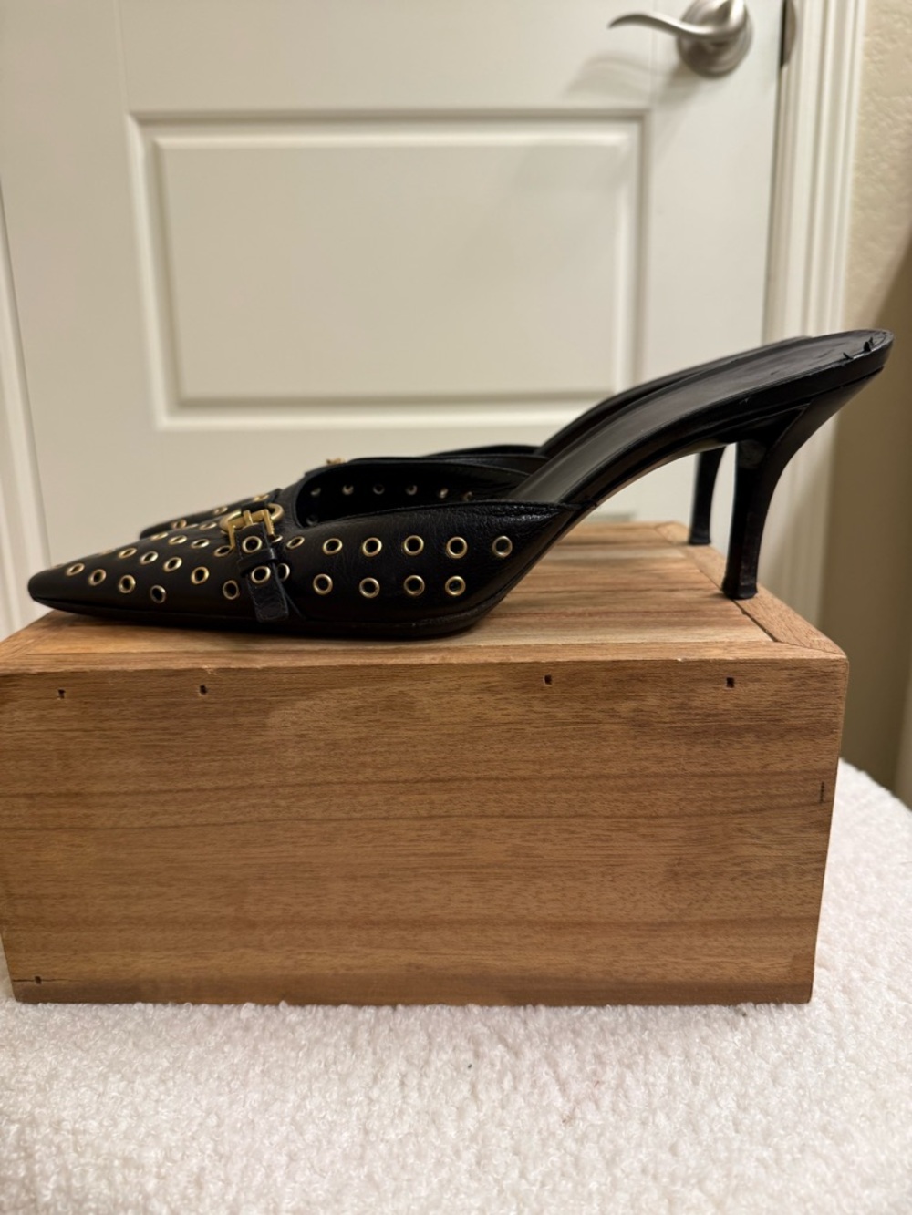 Gucci Black Leather Kitten Heel Mules with Gold Grommet Detail - Picture 9 of 16